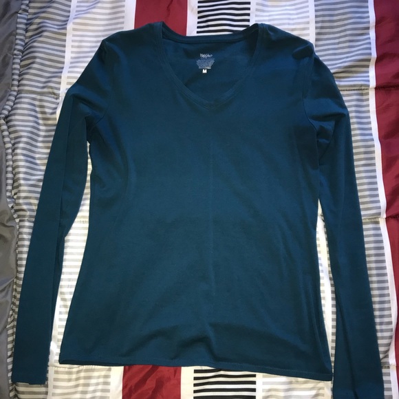 4 Shirts Size Medium - Picture 2 of 6